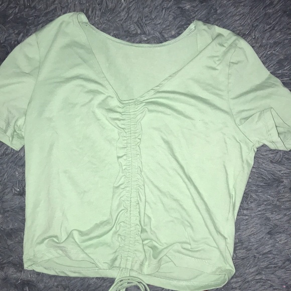 2 crop top bundle - Picture 3 of 5